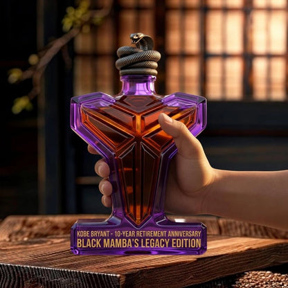 Decorative Glass Whiskey Decanter